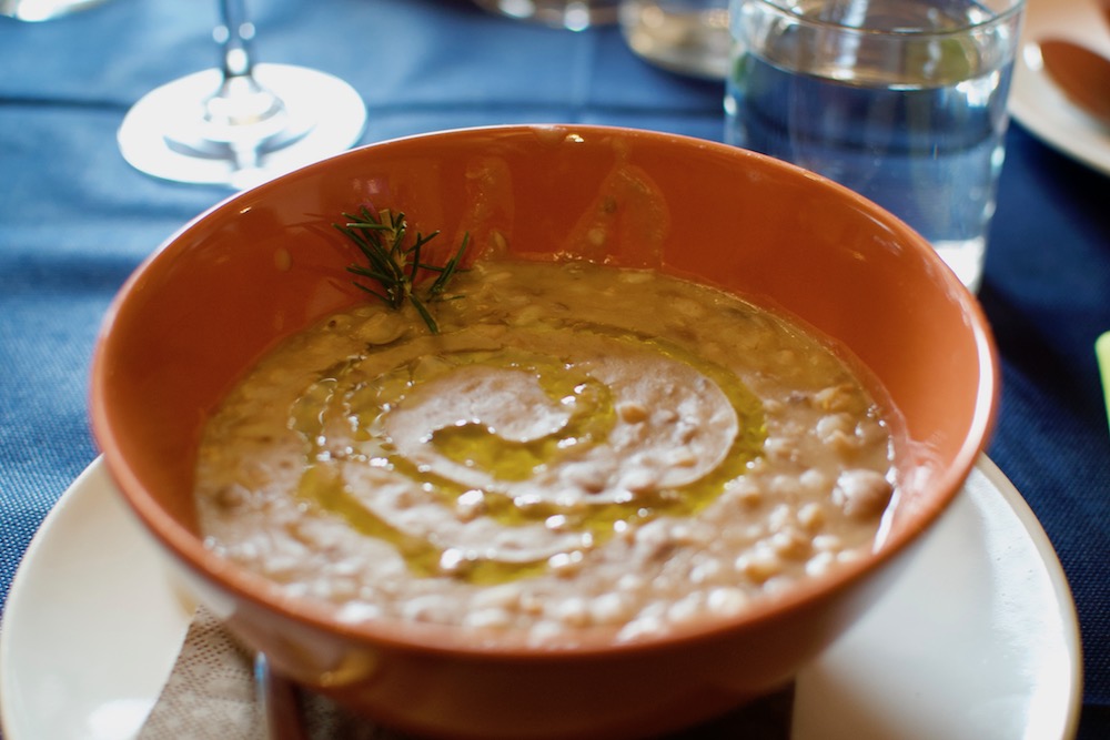 Minestrone di farro, fagioli e patate