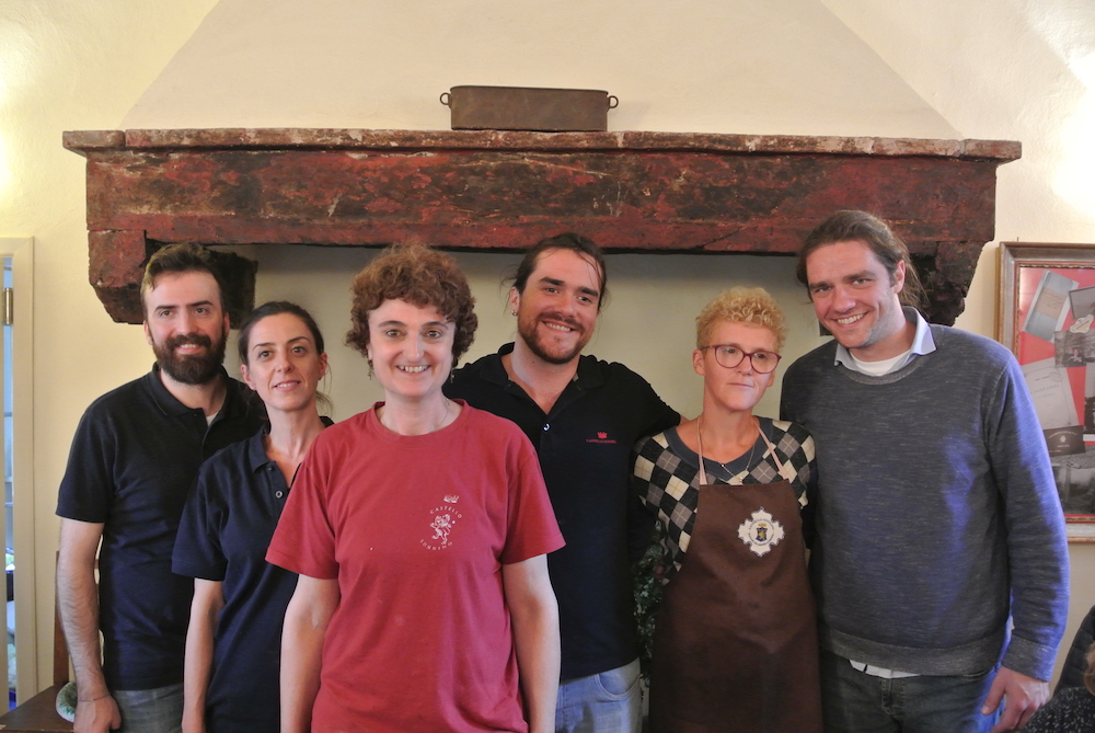 Grazie allo Staff di cucina e di sala che ha preparato e lavorato per noi