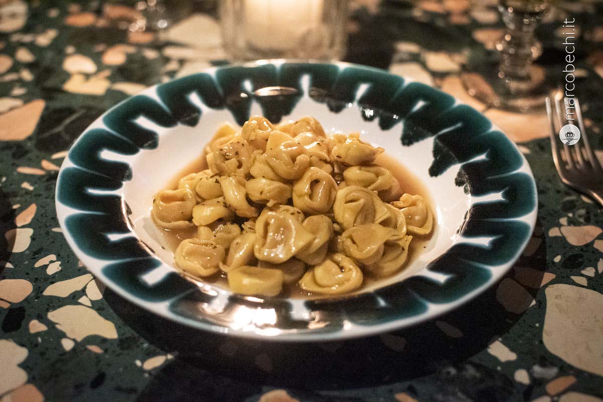 Tortellini emulsionati con fondo di vitella al burro ed erbe aromatiche