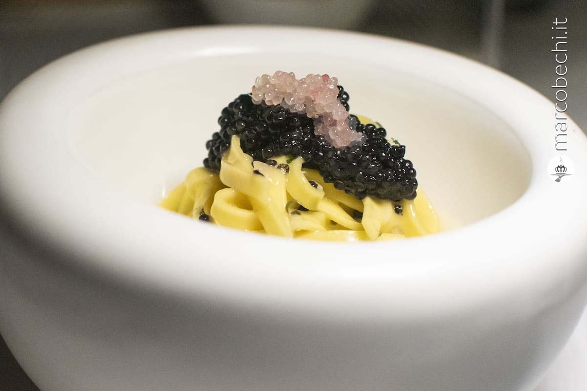 Tagliolino, caviale, burro acido e timo limone