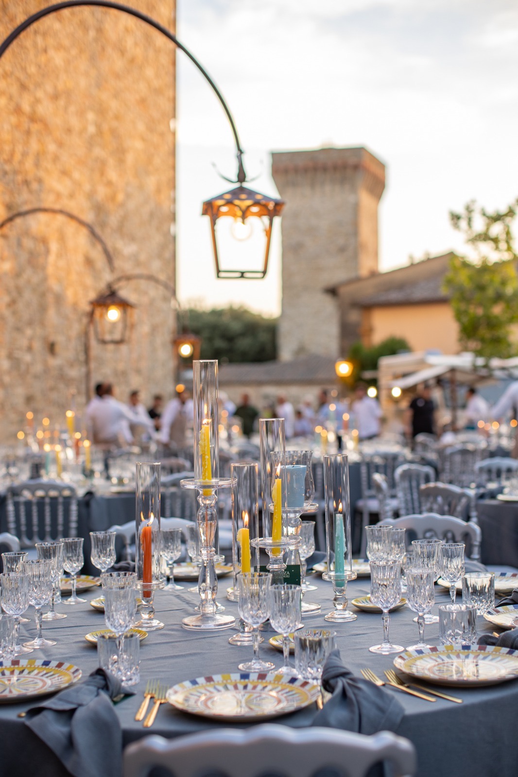 La cena in piazza a Lucignano